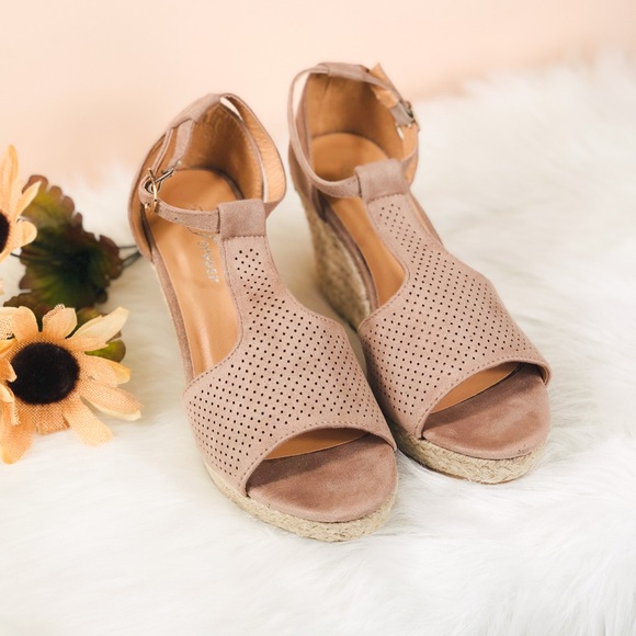 5⭐️TAUPE ESPADRILLE SANDALS HEEL- Shoe - Picture 2 of 4